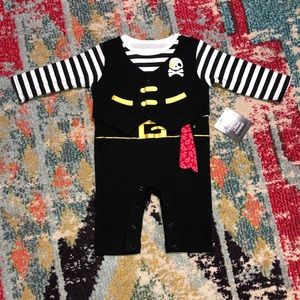 🧜🏼‍♀️3 for $15 item! 🧜🏼‍♀️ Pirate outfit